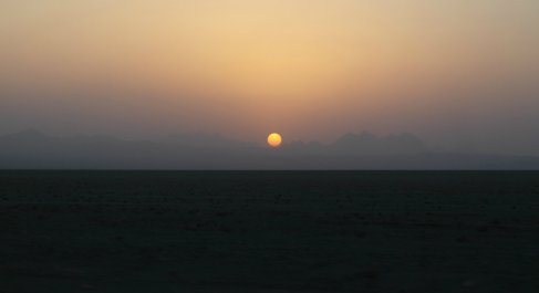 Zachód słońca nad Wielką Pustynią Słoną